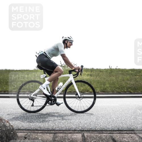 21.06.2026 - 29. Vierlanden-Triathlon H.Heesch http://msf.ph/oto/9900423 21.06.2026 13:24:32 Radfahren 1104 meine-sportfotos.de