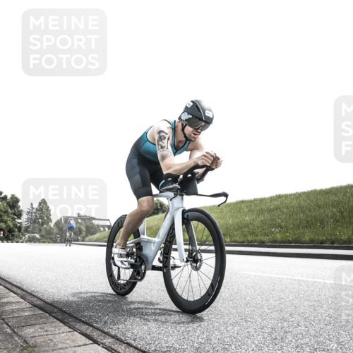 21.06.2026 - 29. Vierlanden-Triathlon H.Heesch http://msf.ph/oto/9900443 21.06.2026 13:03:49 Radfahren 1021, 1053 meine-sportfotos.de