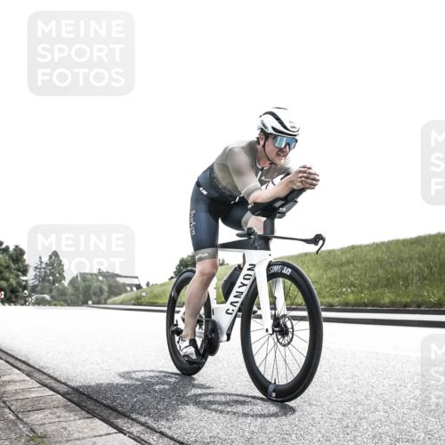 21.06.2026 - 29. Vierlanden-Triathlon H.Heesch http://msf.ph/oto/9900466 21.06.2026 13:04:16 Radfahren 1059 meine-sportfotos.de