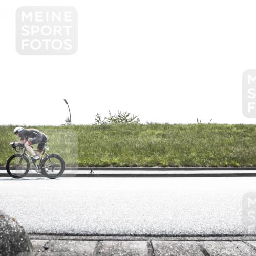 21.06.2026 - 29. Vierlanden-Triathlon H.Heesch http://msf.ph/oto/9900482 21.06.2026 13:29:09 Radfahren 1088, 1191 meine-sportfotos.de