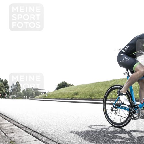 21.06.2026 - 29. Vierlanden-Triathlon H.Heesch http://msf.ph/oto/9900489 21.06.2026 13:05:48 Radfahren 1029, 1069 meine-sportfotos.de