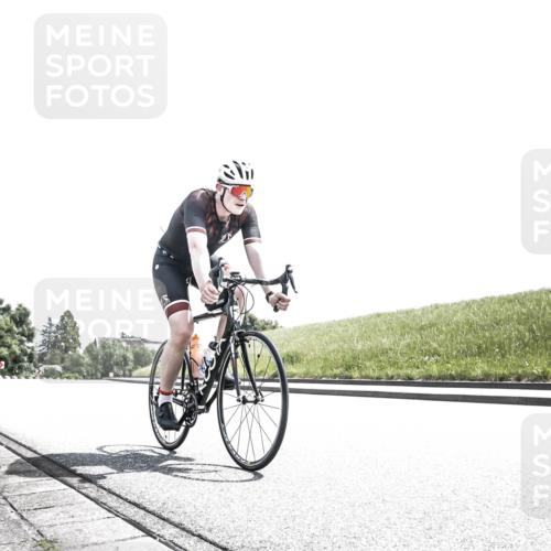 21.06.2026 - 29. Vierlanden-Triathlon H.Heesch http://msf.ph/oto/9900506 21.06.2026 13:08:16 Radfahren 1057, 1073 meine-sportfotos.de