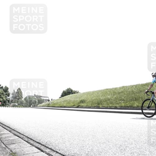 21.06.2026 - 29. Vierlanden-Triathlon H.Heesch http://msf.ph/oto/9900511 21.06.2026 13:09:35 Radfahren  meine-sportfotos.de