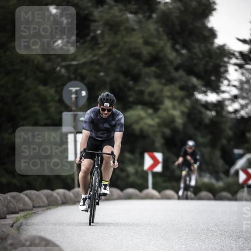 21.06.2026 - 29. Vierlanden-Triathlon H.Heesch http://msf.ph/oto/9900633 21.06.2026 10:09:49 Radfahren 40, 69, 327 meine-sportfotos.de