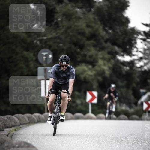 21.06.2026 - 29. Vierlanden-Triathlon H.Heesch http://msf.ph/oto/9900636 21.06.2026 10:09:49 Radfahren 40, 69, 327 meine-sportfotos.de