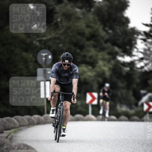 21.06.2026 - 29. Vierlanden-Triathlon H.Heesch http://msf.ph/oto/9900649 21.06.2026 10:09:49 Radfahren 40, 69, 327 meine-sportfotos.de
