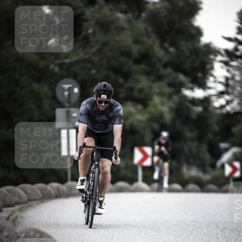 21.06.2026 - 29. Vierlanden-Triathlon H.Heesch http://msf.ph/oto/9900652 21.06.2026 10:09:49 Radfahren 40, 69, 327 meine-sportfotos.de
