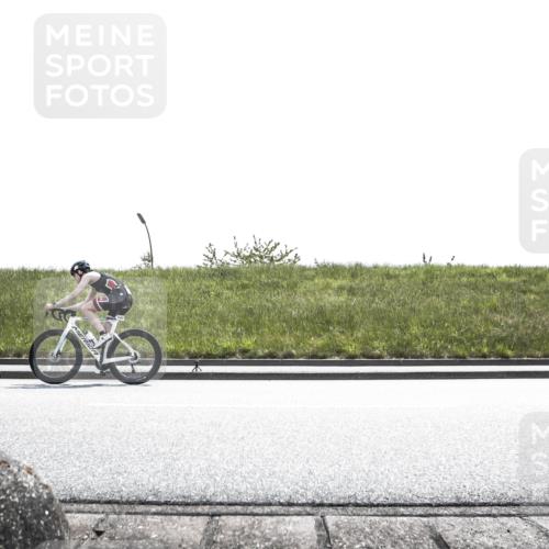 21.06.2026 - 29. Vierlanden-Triathlon H.Heesch http://msf.ph/oto/9900662 21.06.2026 13:41:24 Radfahren 1103 meine-sportfotos.de