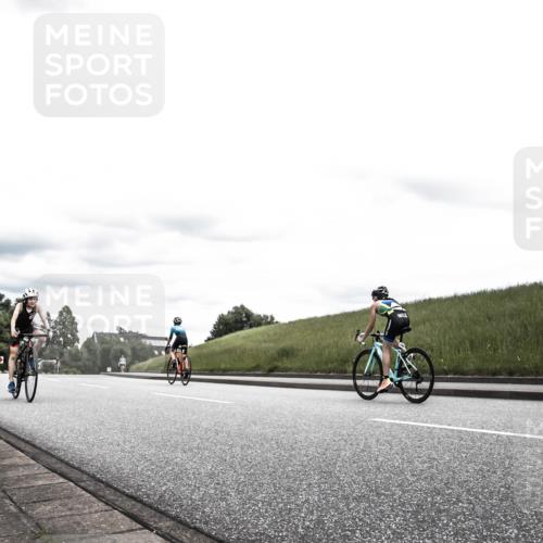 21.06.2026 - 29. Vierlanden-Triathlon H.Heesch http://msf.ph/oto/9900694 21.06.2026 14:43:49 Radfahren 1230, 1273, 1276 meine-sportfotos.de