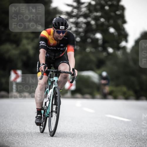 21.06.2026 - 29. Vierlanden-Triathlon H.Heesch http://msf.ph/oto/9900765 21.06.2026 10:09:57 Radfahren 29, 40, 69, 309 meine-sportfotos.de