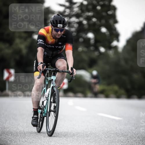 21.06.2026 - 29. Vierlanden-Triathlon H.Heesch http://msf.ph/oto/9900768 21.06.2026 10:09:57 Radfahren 29, 40, 69, 309 meine-sportfotos.de
