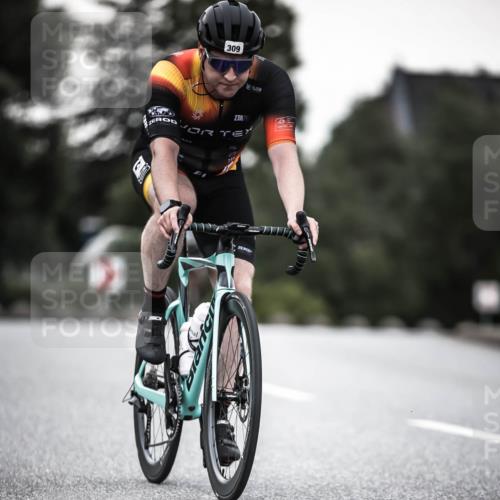 21.06.2026 - 29. Vierlanden-Triathlon H.Heesch http://msf.ph/oto/9900785 21.06.2026 10:09:57 Radfahren 29, 40, 69, 309 meine-sportfotos.de