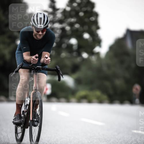 21.06.2026 - 29. Vierlanden-Triathlon H.Heesch http://msf.ph/oto/9900846 21.06.2026 10:10:04 Radfahren 29, 430 meine-sportfotos.de