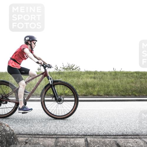 21.06.2026 - 29. Vierlanden-Triathlon H.Heesch http://msf.ph/oto/9900865 21.06.2026 14:45:12 Radfahren 1286 meine-sportfotos.de