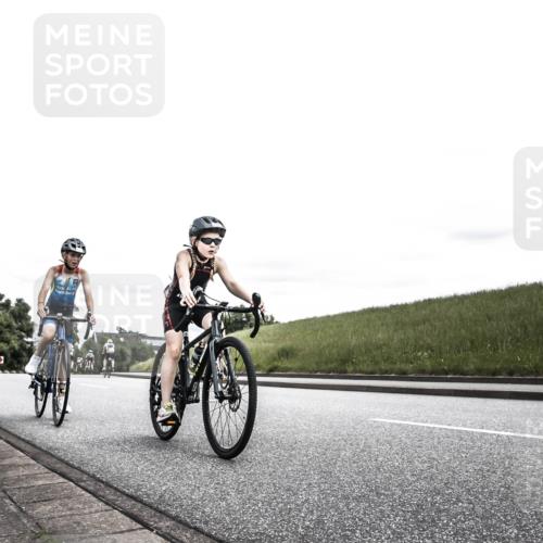 21.06.2026 - 29. Vierlanden-Triathlon H.Heesch http://msf.ph/oto/9900870 21.06.2026 14:56:44 Radfahren 1313, 1325 meine-sportfotos.de