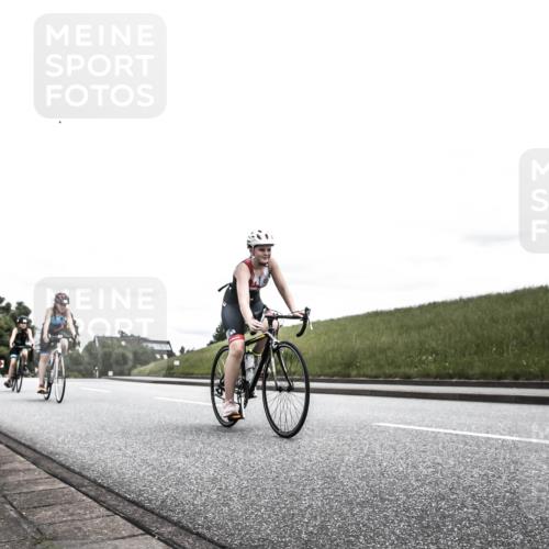 21.06.2026 - 29. Vierlanden-Triathlon H.Heesch http://msf.ph/oto/9900879 21.06.2026 14:57:07 Radfahren 1302, 1322, 1334 meine-sportfotos.de