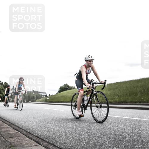21.06.2026 - 29. Vierlanden-Triathlon H.Heesch http://msf.ph/oto/9900882 21.06.2026 14:57:07 Radfahren 1302, 1322, 1334 meine-sportfotos.de