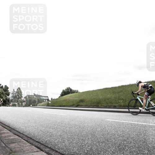 21.06.2026 - 29. Vierlanden-Triathlon H.Heesch http://msf.ph/oto/9900908 21.06.2026 14:57:50 Radfahren 1305 meine-sportfotos.de