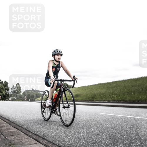 21.06.2026 - 29. Vierlanden-Triathlon H.Heesch http://msf.ph/oto/9900914 21.06.2026 14:58:46 Radfahren 1320, 1321 meine-sportfotos.de