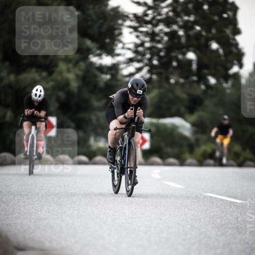 21.06.2026 - 29. Vierlanden-Triathlon H.Heesch http://msf.ph/oto/9900919 21.06.2026 10:10:21 Radfahren 171, 230, 255, 295 meine-sportfotos.de