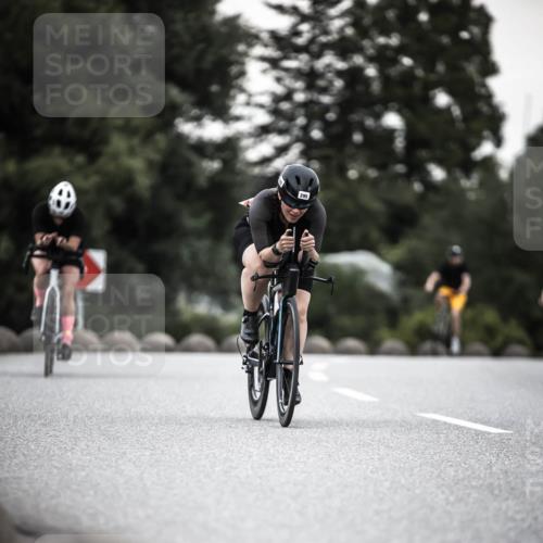 21.06.2026 - 29. Vierlanden-Triathlon H.Heesch http://msf.ph/oto/9900925 21.06.2026 10:10:21 Radfahren 171, 230, 255, 295 meine-sportfotos.de