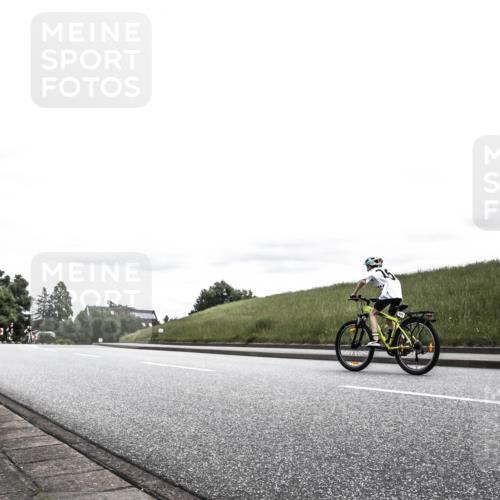 21.06.2026 - 29. Vierlanden-Triathlon H.Heesch http://msf.ph/oto/9900937 21.06.2026 14:59:50 Radfahren 1327 meine-sportfotos.de
