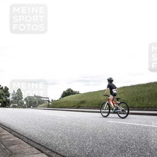 21.06.2026 - 29. Vierlanden-Triathlon H.Heesch http://msf.ph/oto/9900939 21.06.2026 15:00:06 Radfahren 1316 meine-sportfotos.de
