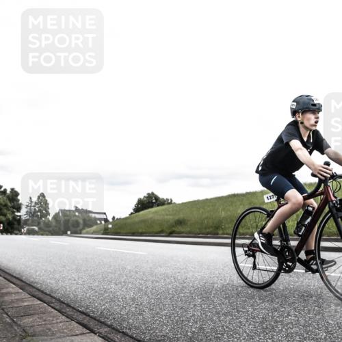 21.06.2026 - 29. Vierlanden-Triathlon H.Heesch http://msf.ph/oto/9900973 21.06.2026 15:01:14 Radfahren  meine-sportfotos.de