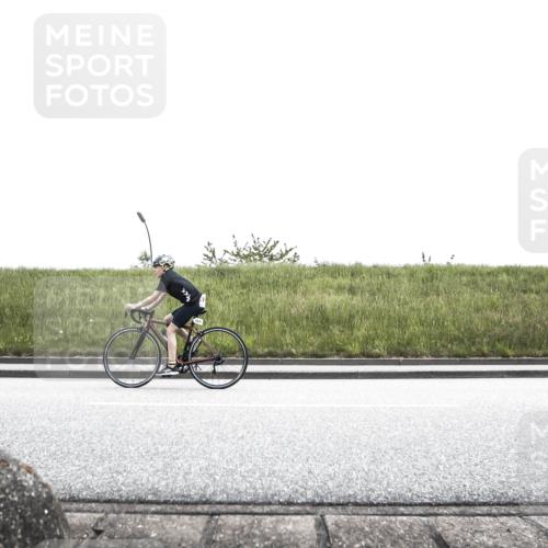 21.06.2026 - 29. Vierlanden-Triathlon H.Heesch http://msf.ph/oto/9901001 21.06.2026 14:49:04 Radfahren  meine-sportfotos.de