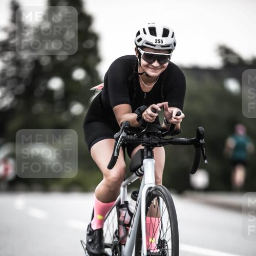 21.06.2026 - 29. Vierlanden-Triathlon H.Heesch http://msf.ph/oto/9901014 21.06.2026 10:10:24 Radfahren 230, 255, 295, 356 meine-sportfotos.de