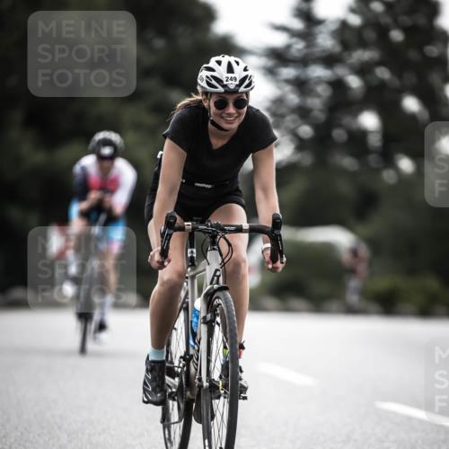 21.06.2026 - 29. Vierlanden-Triathlon H.Heesch http://msf.ph/oto/9901030 21.06.2026 09:29:41 Radfahren 186, 249 meine-sportfotos.de