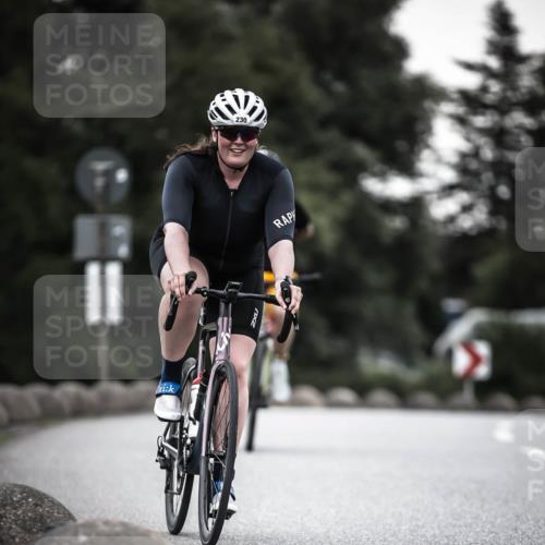 21.06.2026 - 29. Vierlanden-Triathlon H.Heesch http://msf.ph/oto/9901031 21.06.2026 10:10:28 Radfahren 3, 163, 230, 255, 356 meine-sportfotos.de
