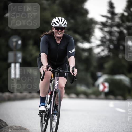 21.06.2026 - 29. Vierlanden-Triathlon H.Heesch http://msf.ph/oto/9901040 21.06.2026 10:10:28 Radfahren 3, 163, 230, 255, 356 meine-sportfotos.de