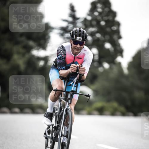 21.06.2026 - 29. Vierlanden-Triathlon H.Heesch http://msf.ph/oto/9901041 21.06.2026 09:29:42 Radfahren 186, 249, 281 meine-sportfotos.de