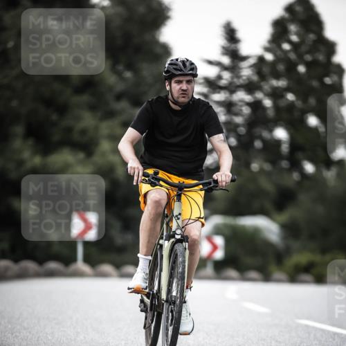 21.06.2026 - 29. Vierlanden-Triathlon H.Heesch http://msf.ph/oto/9901055 21.06.2026 10:10:30 Radfahren 3, 163, 230, 356 meine-sportfotos.de