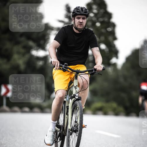 21.06.2026 - 29. Vierlanden-Triathlon H.Heesch http://msf.ph/oto/9901078 21.06.2026 10:10:30 Radfahren 3, 163, 230, 356 meine-sportfotos.de