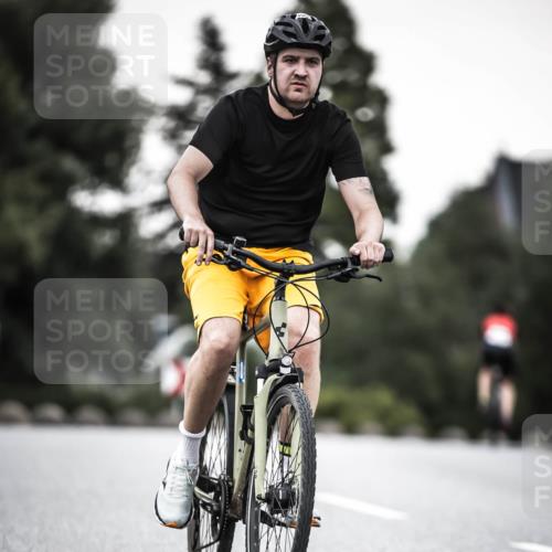 21.06.2026 - 29. Vierlanden-Triathlon H.Heesch http://msf.ph/oto/9901081 21.06.2026 10:10:30 Radfahren 3, 163, 230, 356 meine-sportfotos.de