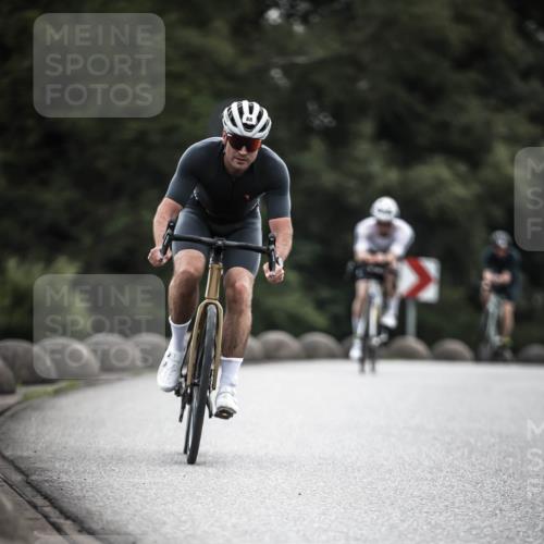 21.06.2026 - 29. Vierlanden-Triathlon H.Heesch http://msf.ph/oto/9901092 21.06.2026 09:29:55 Radfahren 7, 38, 67, 82, 88, 100, 109 meine-sportfotos.de