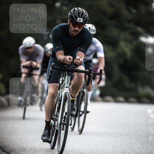 21.06.2026 - 29. Vierlanden-Triathlon H.Heesch http://msf.ph/oto/9901147 21.06.2026 09:30:00 Radfahren 7, 38, 59, 67, 82, 100, 109, 163, 232, 276 meine-sportfotos.de