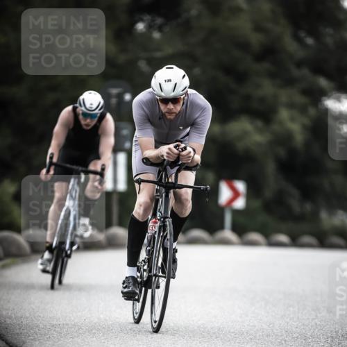 21.06.2026 - 29. Vierlanden-Triathlon H.Heesch http://msf.ph/oto/9901157 21.06.2026 09:30:01 Radfahren 7, 38, 59, 67, 82, 100, 109, 163, 232, 276 meine-sportfotos.de
