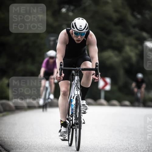21.06.2026 - 29. Vierlanden-Triathlon H.Heesch http://msf.ph/oto/9901169 21.06.2026 09:30:02 Radfahren 38, 59, 67, 82, 100, 109, 163, 232, 276 meine-sportfotos.de
