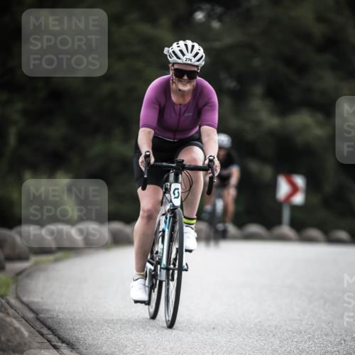 21.06.2026 - 29. Vierlanden-Triathlon H.Heesch http://msf.ph/oto/9901183 21.06.2026 09:30:04 Radfahren 38, 59, 82, 100, 109, 163, 174, 232, 276 meine-sportfotos.de