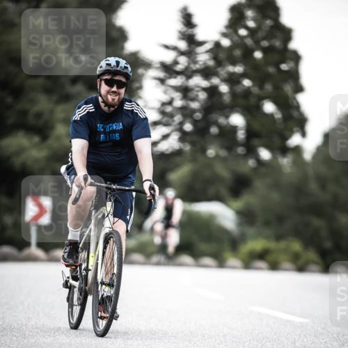 21.06.2026 - 29. Vierlanden-Triathlon H.Heesch http://msf.ph/oto/9901209 21.06.2026 10:11:19 Radfahren 325, 338 meine-sportfotos.de