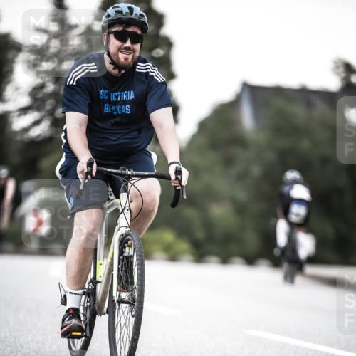 21.06.2026 - 29. Vierlanden-Triathlon H.Heesch http://msf.ph/oto/9901239 21.06.2026 10:11:20 Radfahren 296, 325, 338 meine-sportfotos.de