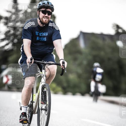 21.06.2026 - 29. Vierlanden-Triathlon H.Heesch http://msf.ph/oto/9901242 21.06.2026 10:11:20 Radfahren 296, 325, 338 meine-sportfotos.de
