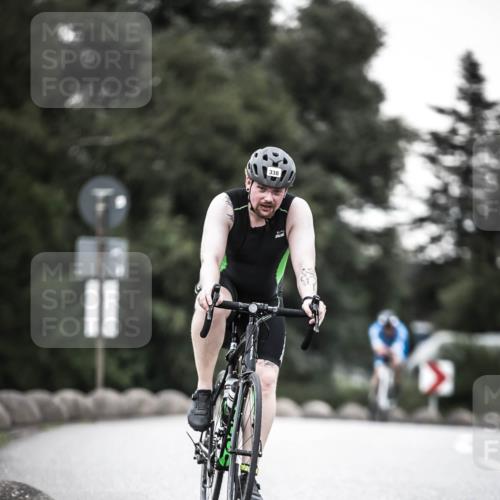21.06.2026 - 29. Vierlanden-Triathlon H.Heesch http://msf.ph/oto/9901260 21.06.2026 10:11:25 Radfahren 139, 296, 338 meine-sportfotos.de