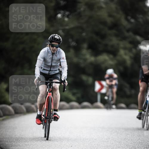 21.06.2026 - 29. Vierlanden-Triathlon H.Heesch http://msf.ph/oto/9901317 21.06.2026 09:30:37 Radfahren 35, 147, 159, 225, 248 meine-sportfotos.de