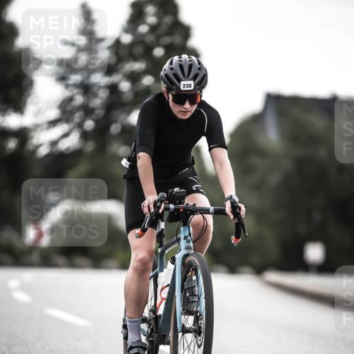21.06.2026 - 29. Vierlanden-Triathlon H.Heesch http://msf.ph/oto/9901332 21.06.2026 09:30:56 Radfahren 238 meine-sportfotos.de