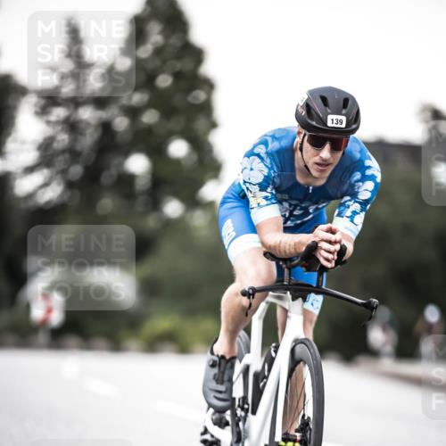 21.06.2026 - 29. Vierlanden-Triathlon H.Heesch http://msf.ph/oto/9901336 21.06.2026 10:11:29 Radfahren 139, 198, 296, 338 meine-sportfotos.de