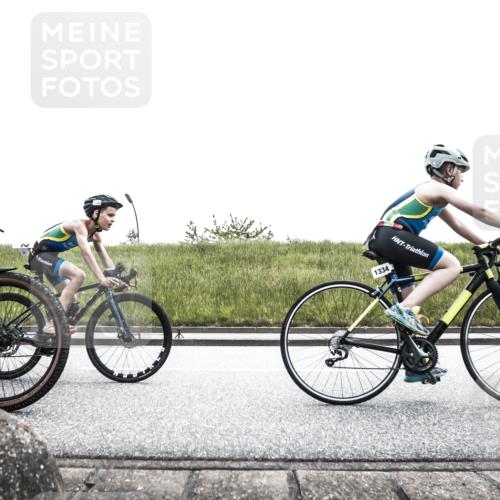 21.06.2026 - 29. Vierlanden-Triathlon H.Heesch http://msf.ph/oto/9901342 21.06.2026 14:57:05 Radfahren 1302, 1322, 1334 meine-sportfotos.de